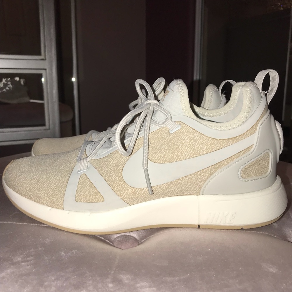 Nike Duel Racer Women’s shoes- Brand New- 8